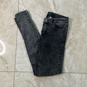Divided Skinny Jeans
